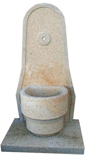 Fontanário X- taça torneada em diferentes anéis, costas com gravuras e base, em Granito Amarelo Figueira amaciado e bujardado.Dim.: 1,70a x 0,60L